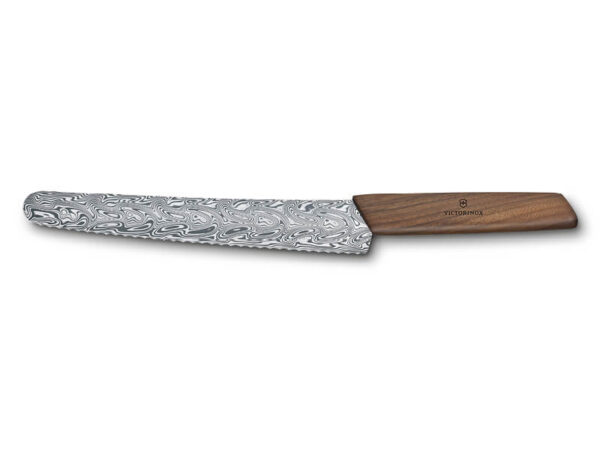 Geschmiedetes Brotmesser Swiss Modern Damast 2021 mit Holzgriff und Damastklinge
