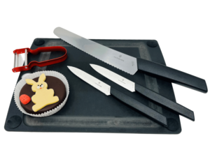 Küchenset 5-teilig mit Swiss Modern Gemüsemessern, Brotmesser, Rex-Schäler rot und Schneidebrett klein schwarz